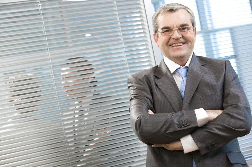 Image: 4 nombres del mundo de los negocios para seguir en LinkedIn