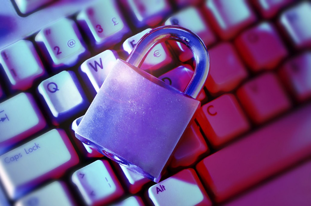 Debes contar con el compromiso de tus colaboradores para proteger a la empresa de ataques online. Foto: iStock, Getty Images