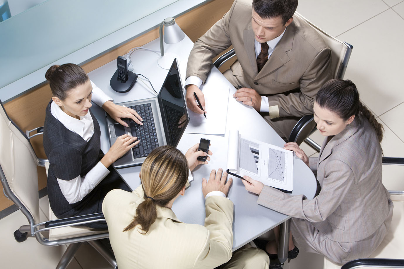 Image: Comunicación en la empresa: 3 habilidades esenciales para las relaciones públicas
